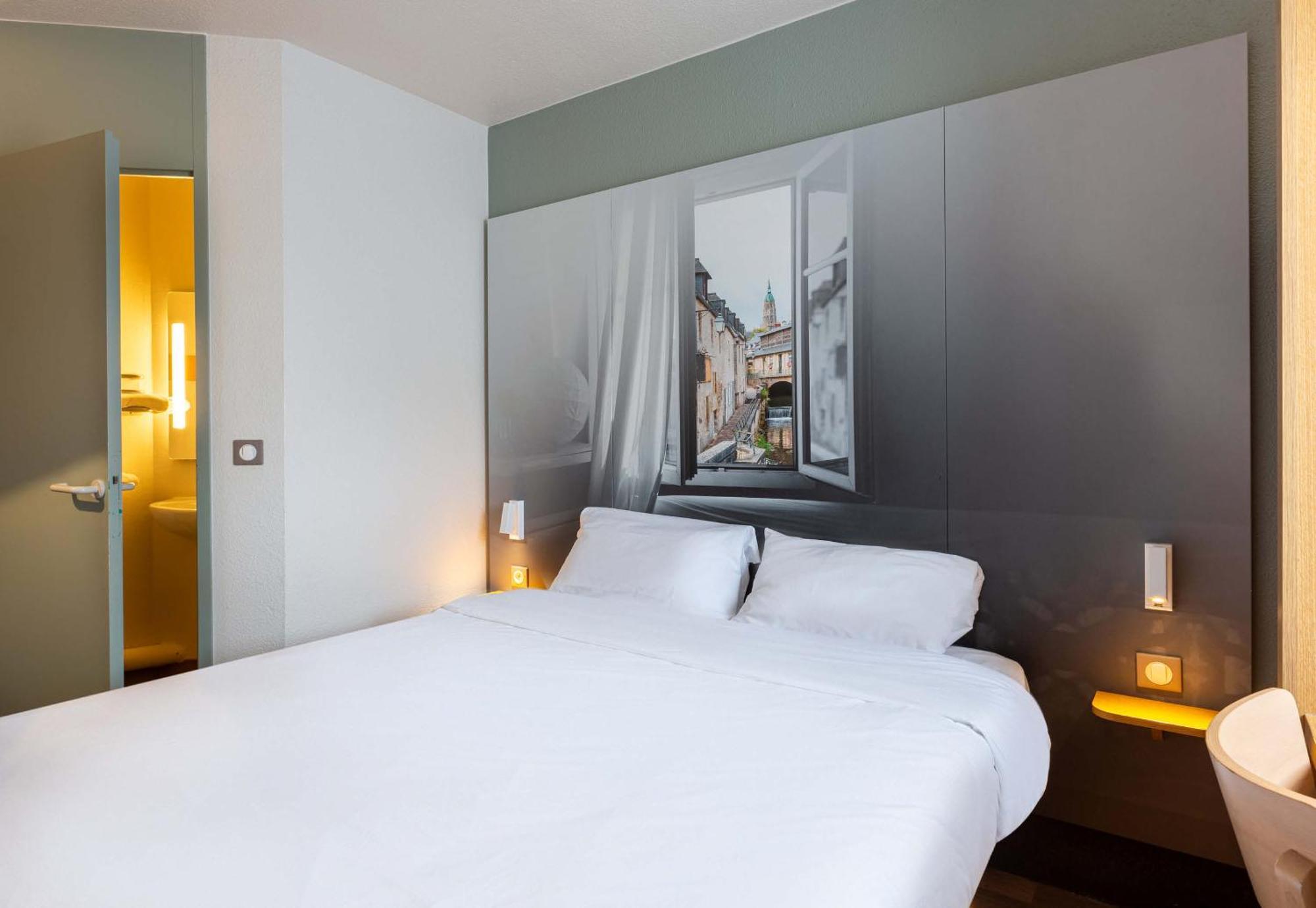 B&B Hotel Chartres Le Coudray ภายนอก รูปภาพ