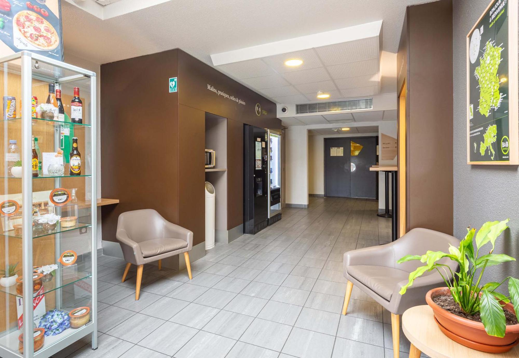 B&B Hotel Chartres Le Coudray ภายนอก รูปภาพ