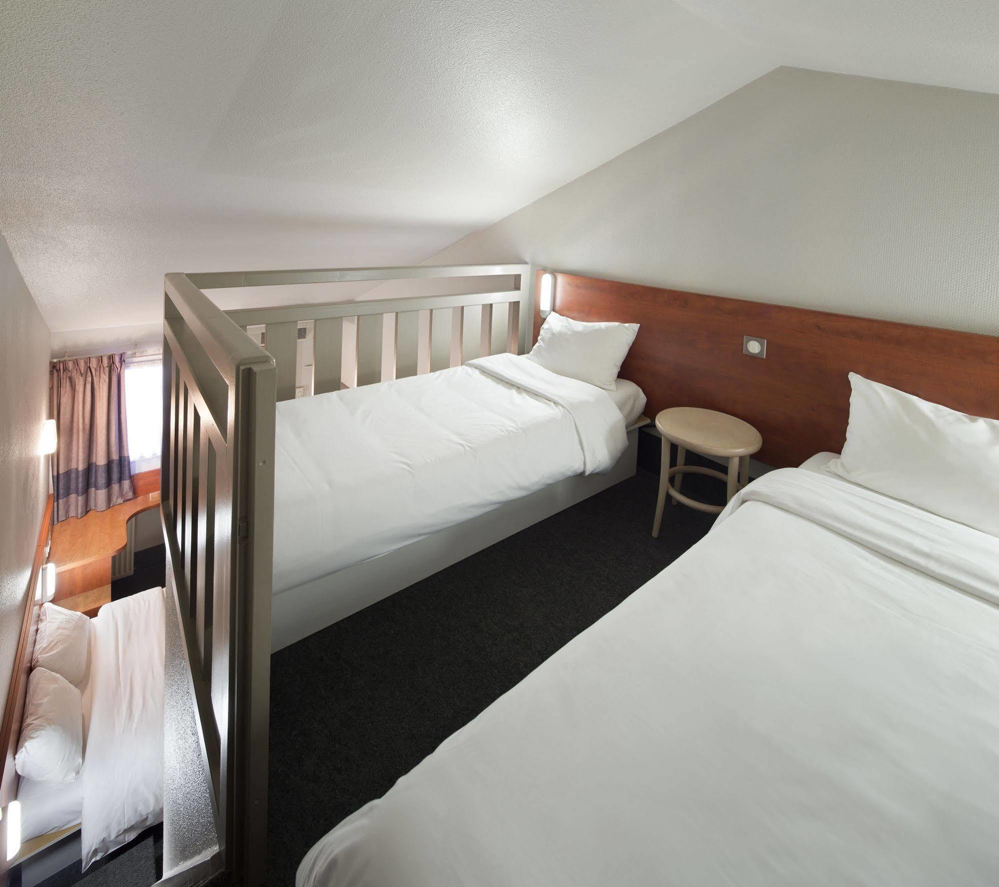 B&B Hotel Chartres Le Coudray ภายนอก รูปภาพ