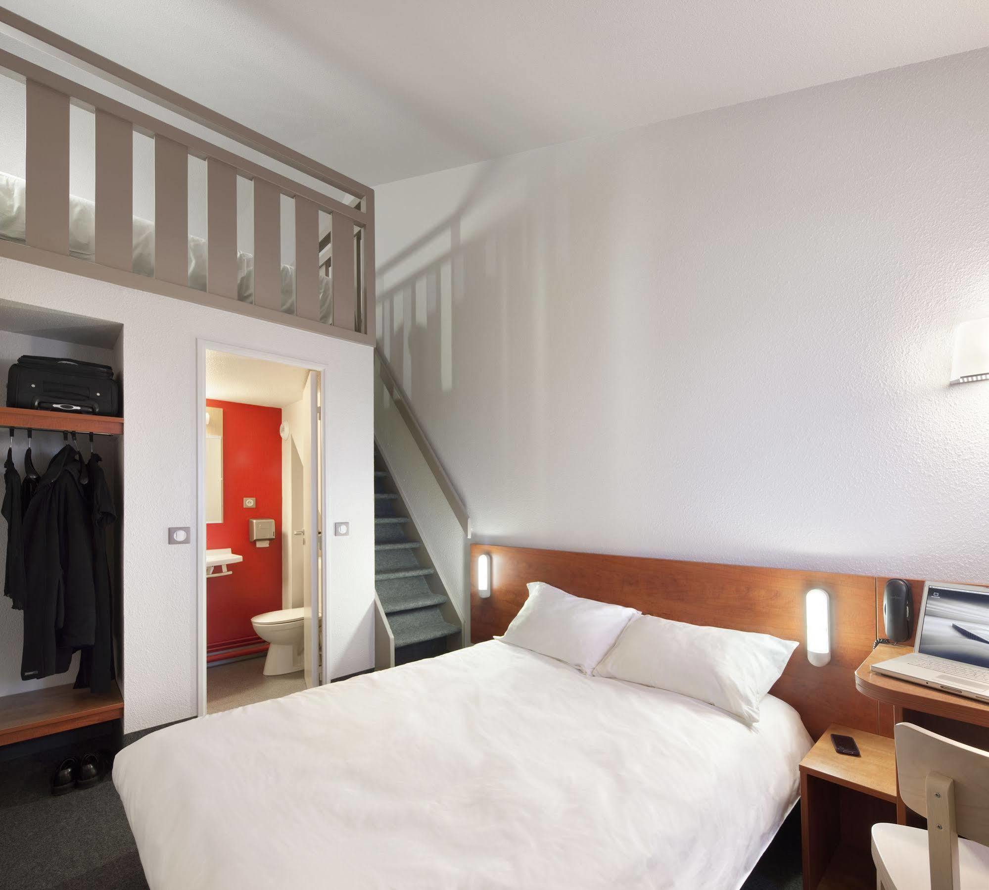 B&B Hotel Chartres Le Coudray ภายนอก รูปภาพ